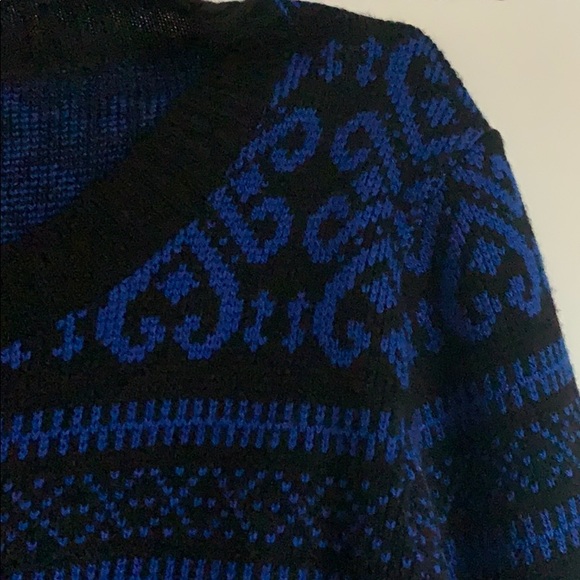 Cropped Sweater - Picture 3 of 3